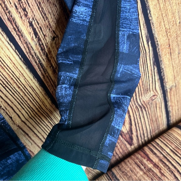 Lululemon Wunder Under Crop Hi-Rise 21" Transition Midnight Multi Navy Size 6 - Picture 4 of 8